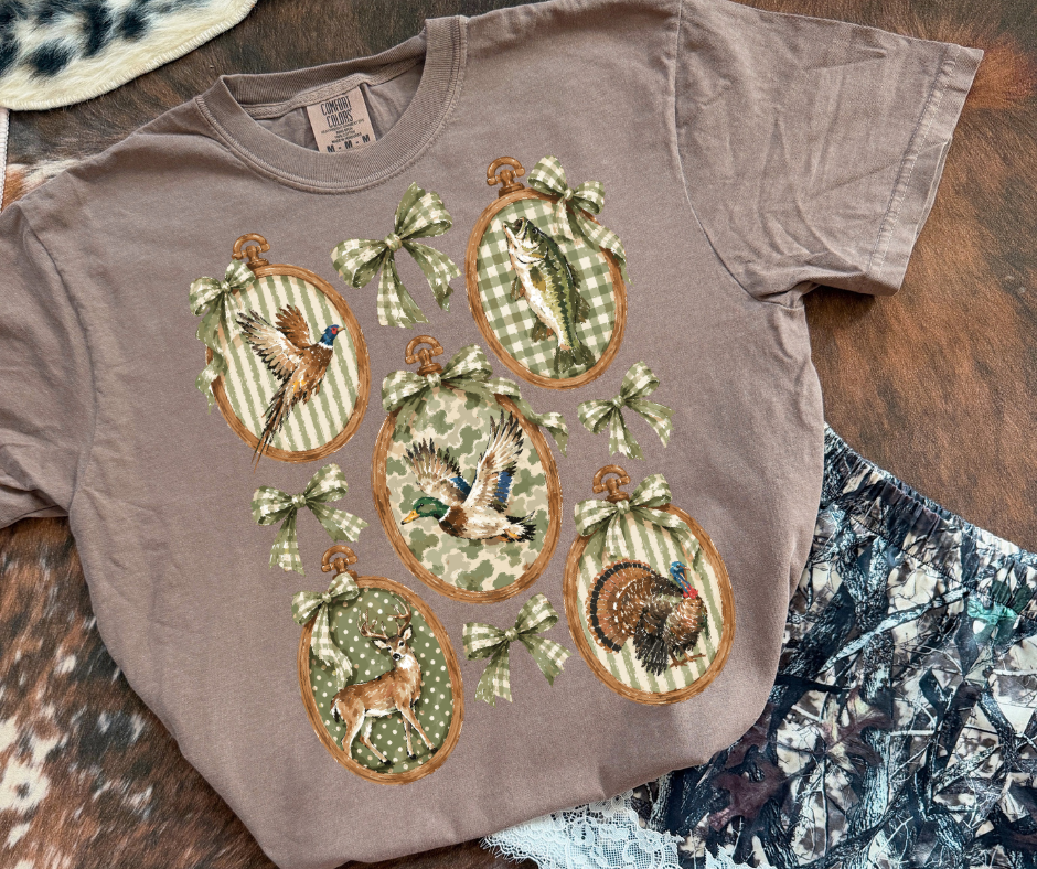 Hunting Ornaments graphic tee in Espresso
