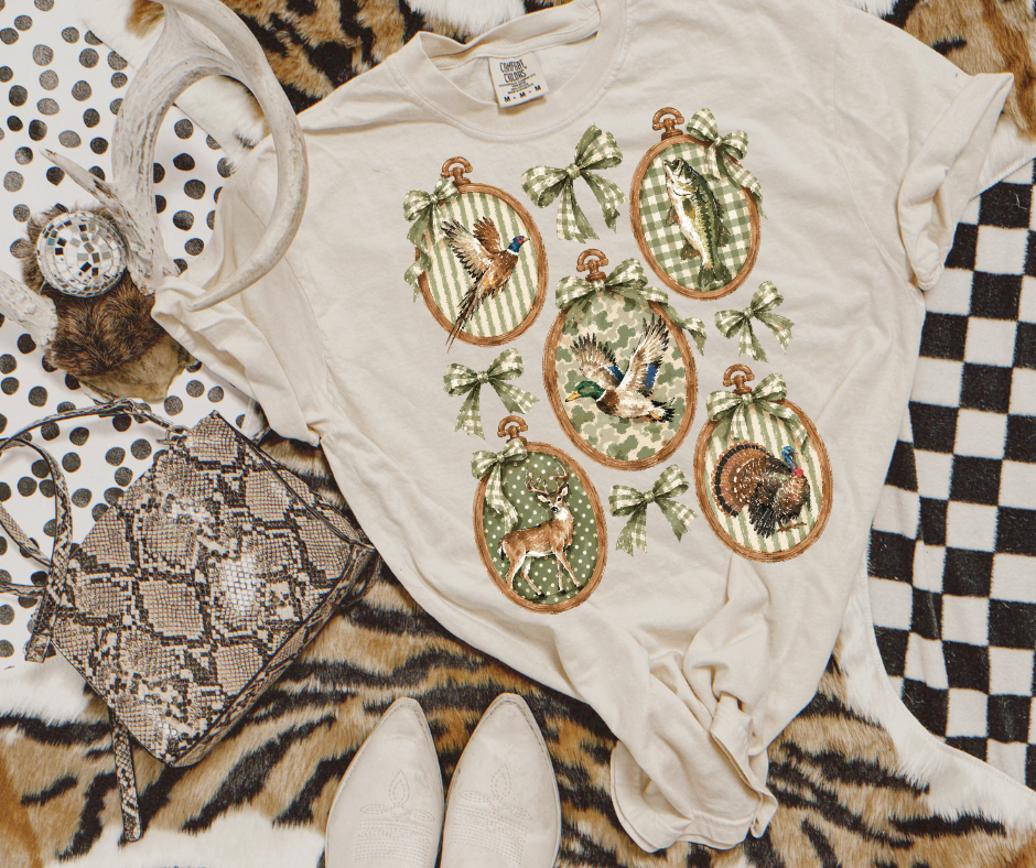Hunting Ornaments graphic tee in Ivory