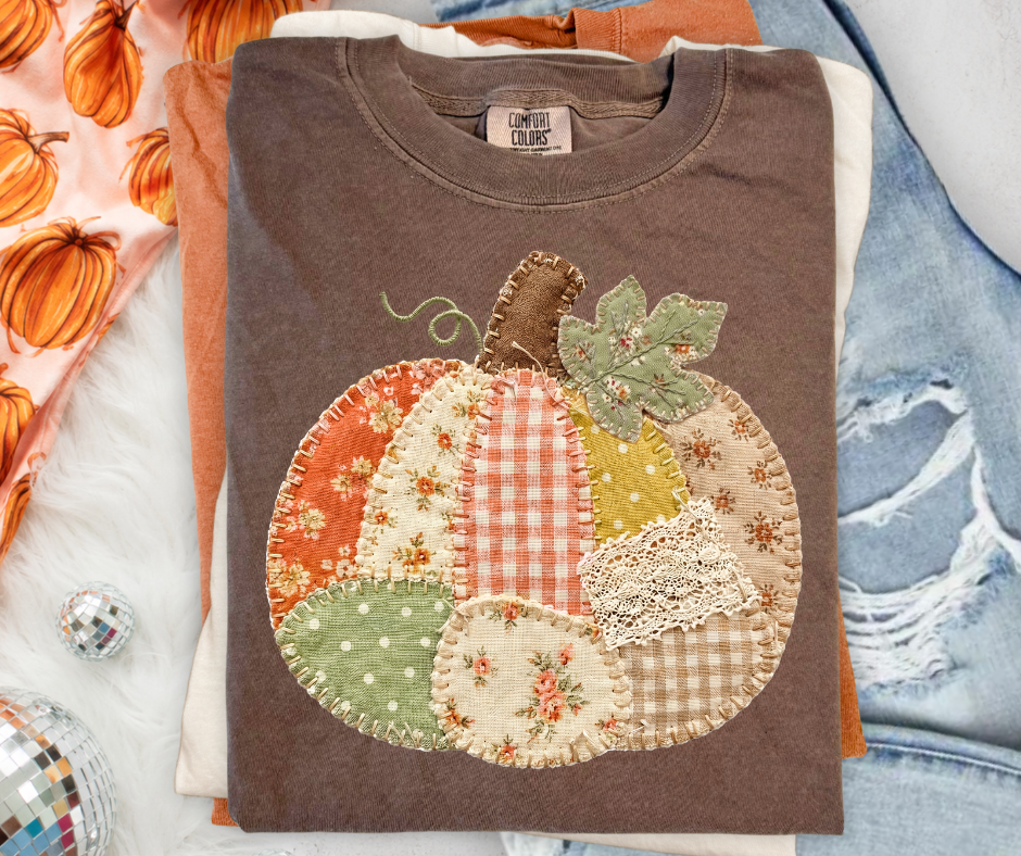 Vintage Patchwork Pumpkin graphic tee in Espresso
